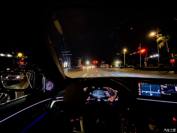 宝马5系夜间驾驶图片图片