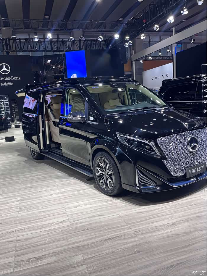 【图】广州车展探馆奔驰spv家族太酷了_广东论坛_汽车之家论坛