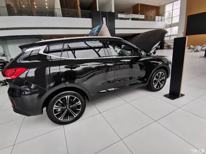 多彩六月黑色魏派vv6看车分享