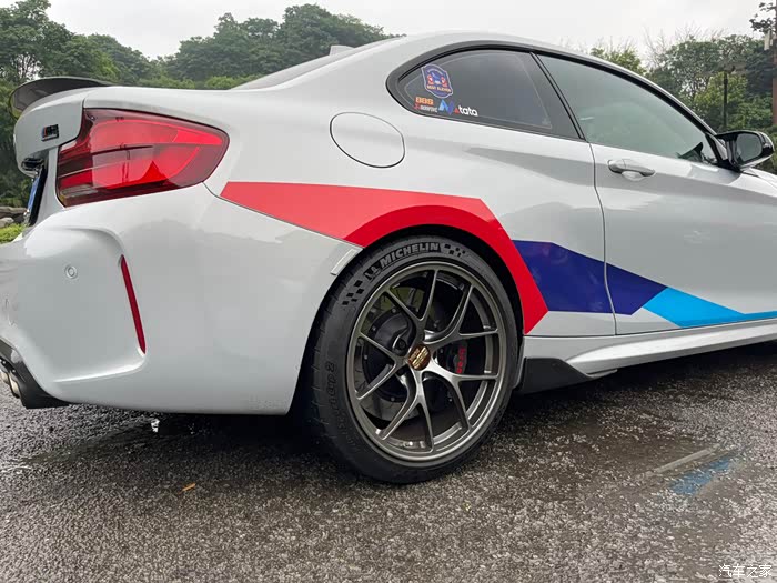 出几乎全新布雷博gts刹车装车1000公里不到