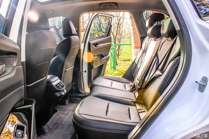 以安全,智能引领市场;以实用,口碑赢得青睐——第三代哈弗h6!