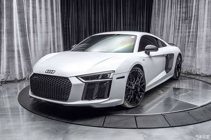2017 奥迪r8 v10 plus quattro
