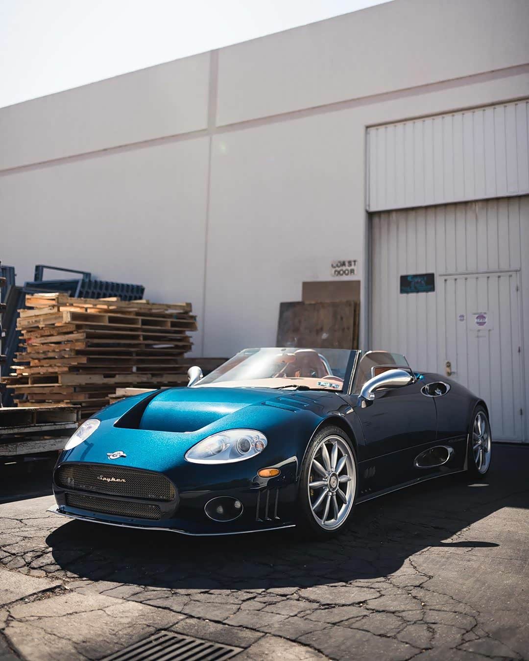 荷兰超跑世爵c8采用手工打造