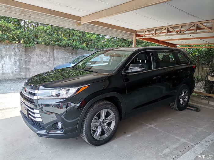 汉兰达四豪黑色提车作业