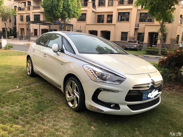 出深圳牌车况完美自家用白色ds5