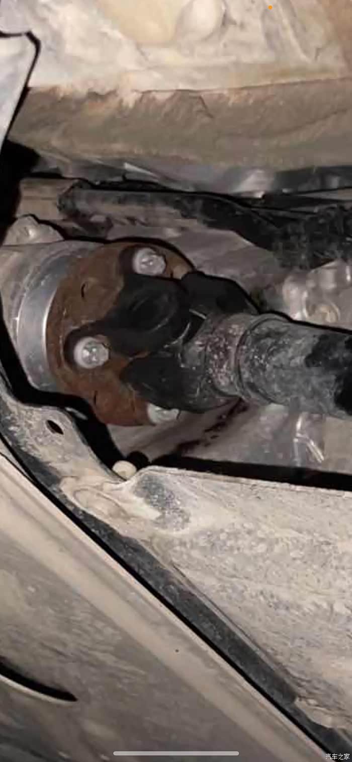 小传动轴摔油出来