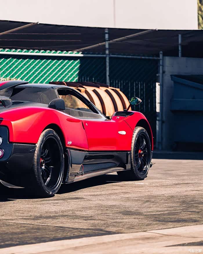 限5的帕加尼zonda cinque roadster