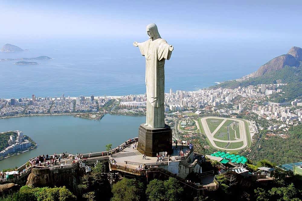巴西里约热内卢地理标志,基督山雕像.