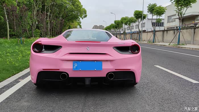 忍痛割爱法拉利488gtb