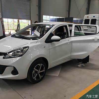 迎暖春送积分给自己30岁的礼物奔奔小白车