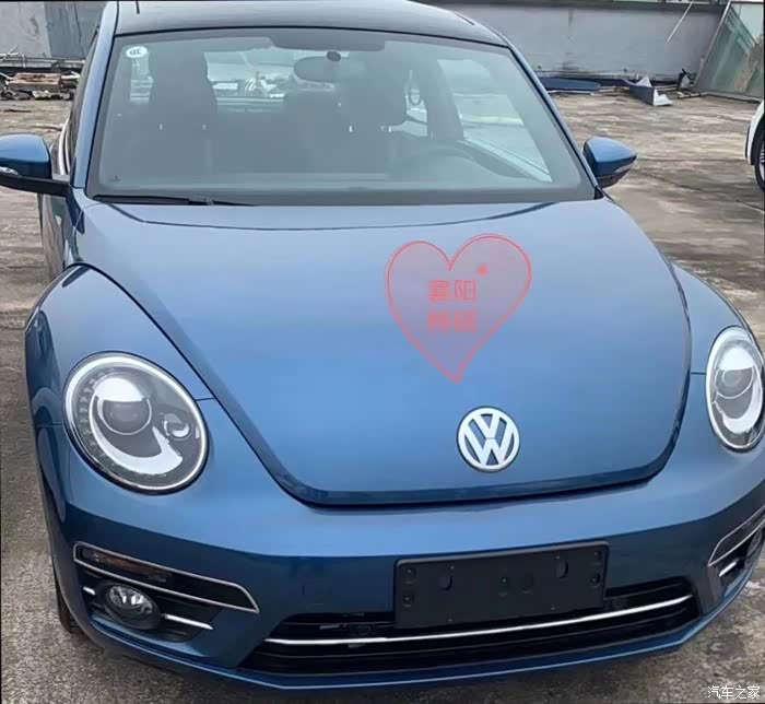 19款的甲壳虫至乐版织锦蓝全新车,喜欢吗
