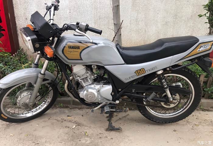老车雅马哈150