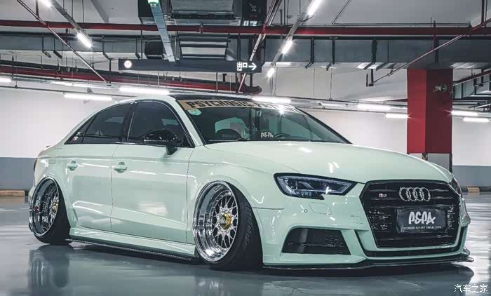 小清新的奥迪a3宽体低趴改装爱了爱了