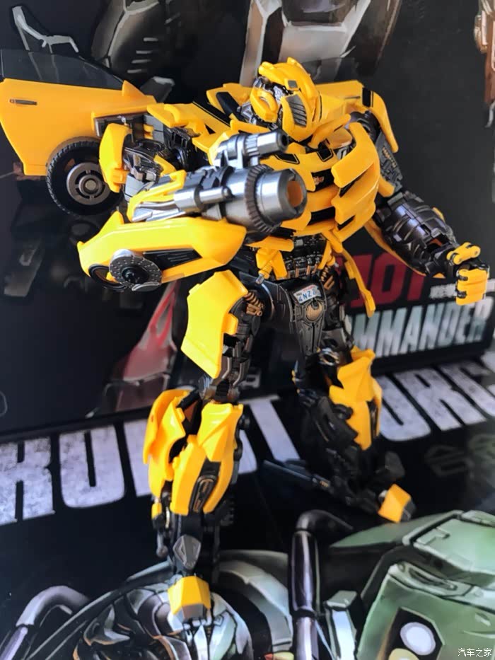 l汽车人里勇敢的侦察兵lt01大黄蜂鉴赏