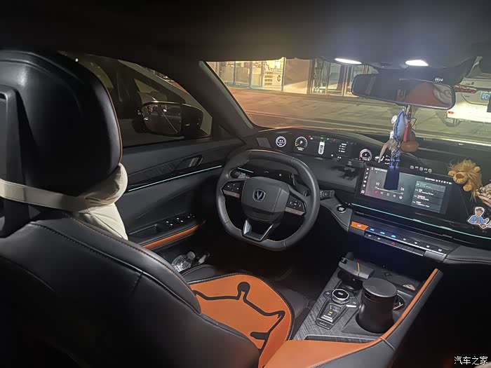 【图】univ内饰深度测评:前卫与高档的有机结合_长安uni-v论坛_汽车之