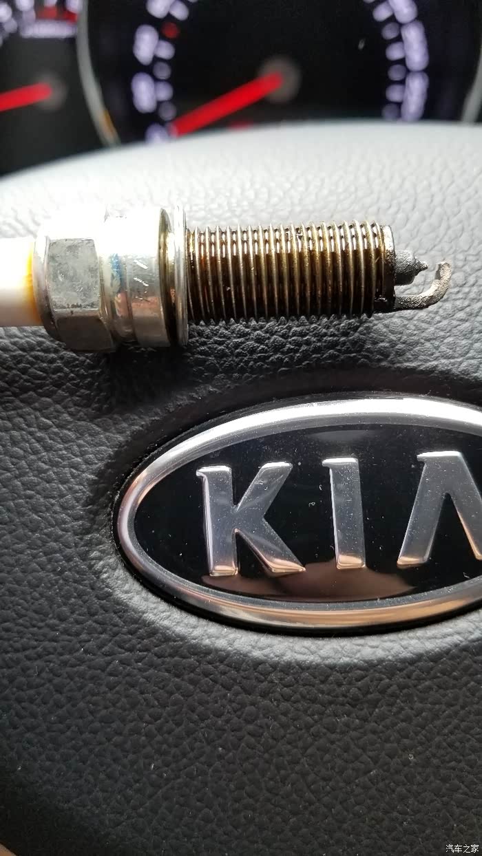 智跑用了4万公里的ngk火花塞