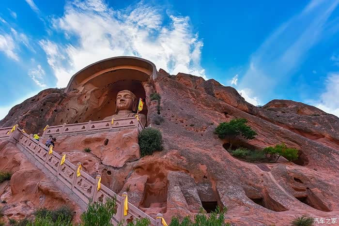 多彩六月须弥山石窟景区
