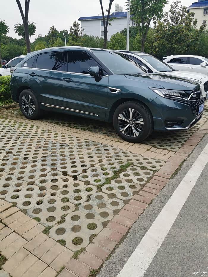 银黛灰urv,内饰米色.想找个没色差或者合适颜色的头枕.