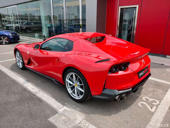 法拉利最强v12敞篷跑车初体验812gts
