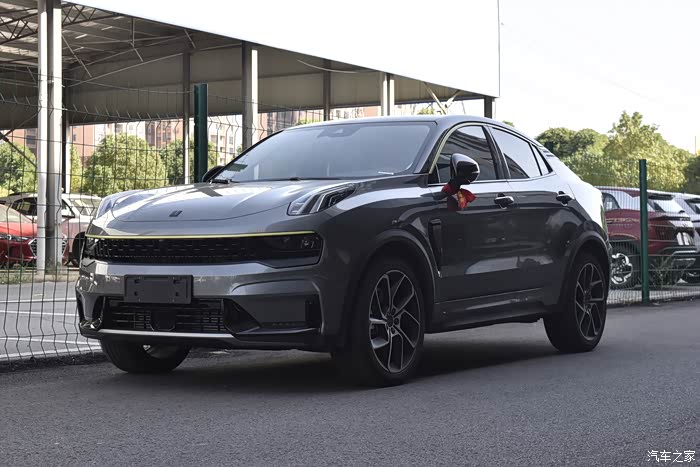 在领克05和奥迪q3之间纠结到店看车定乾坤