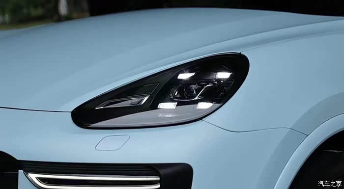 保时捷改色冰川蓝,一见到你便融入了整个夏天