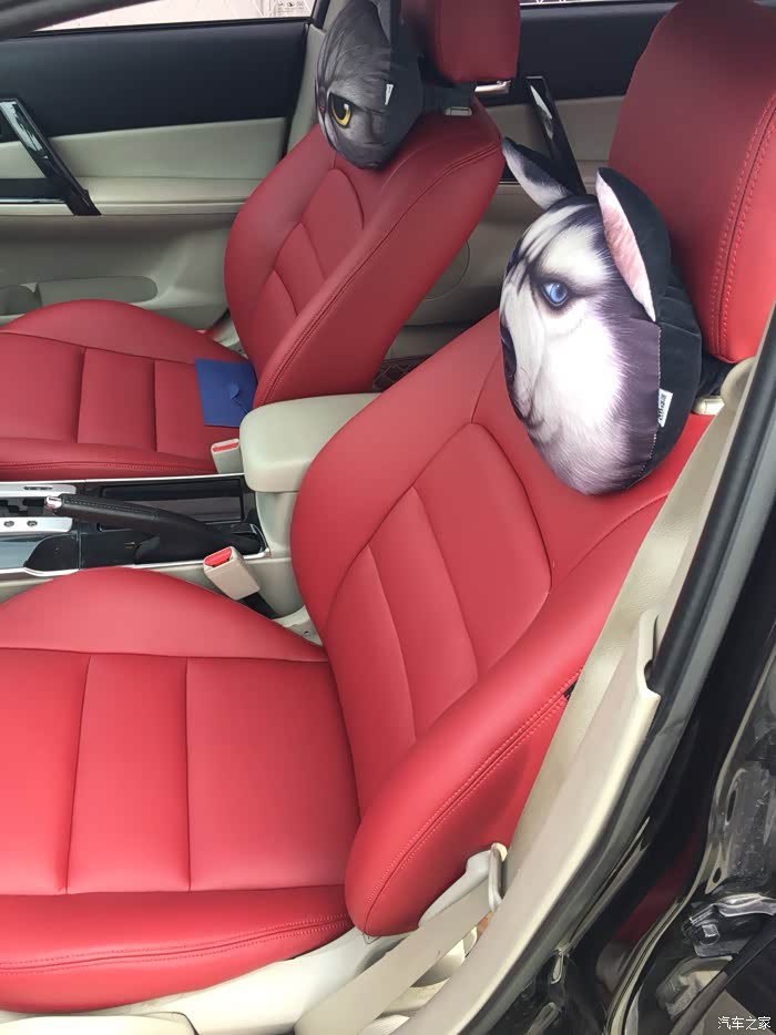 第一次发,灰色内饰改红色座椅