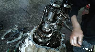 东风风行菱智(变速箱挂档维修与保养)