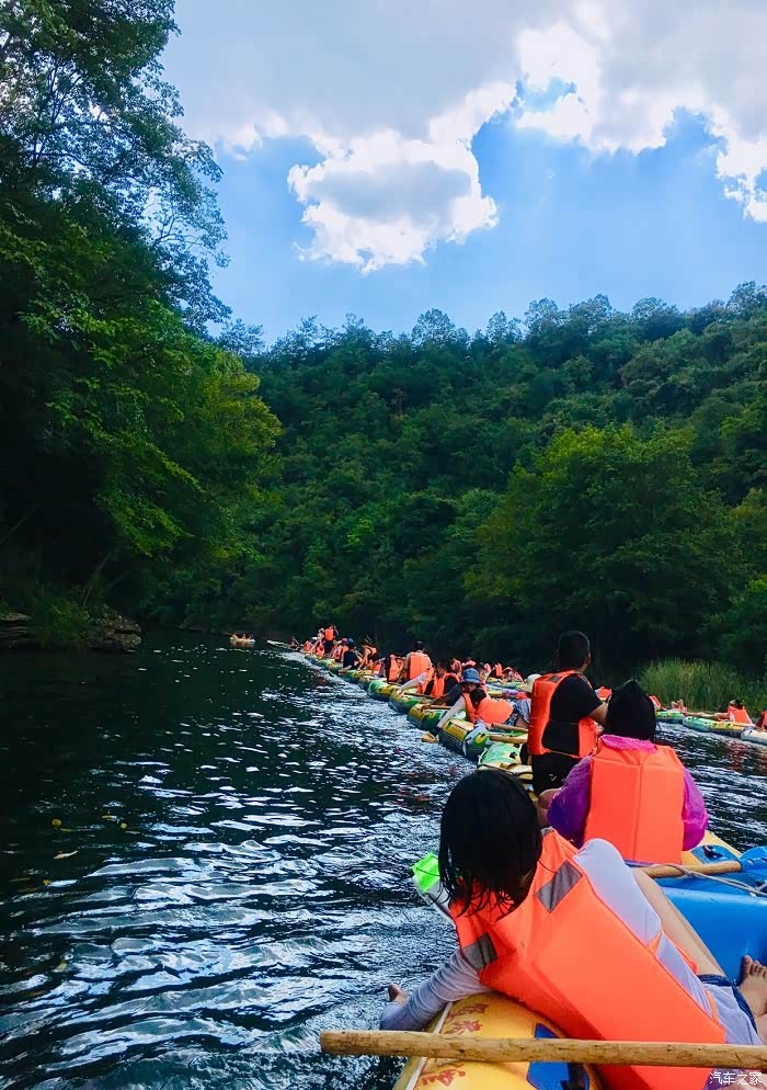 和吉利兄弟一起去鸳鸯溪漂流