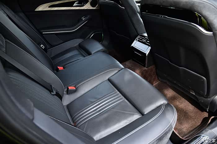 旗遇好礼,乐享不停#好风景在路上,与红旗h9同行