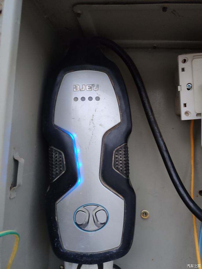 科莱威充电器指示灯图片