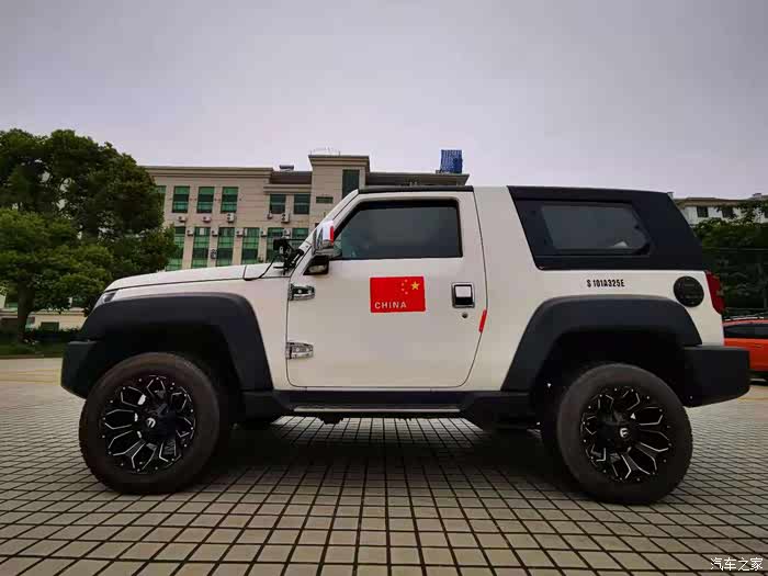 刚收的两门版16年bj40白色确实漂亮