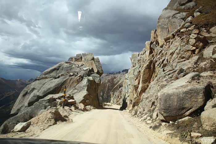 第一张是雀儿山的老路