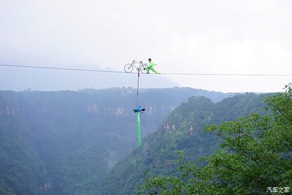 小朗载着我们 穿越大峡谷 闲游峰林间! 惬意自在徜徉快活