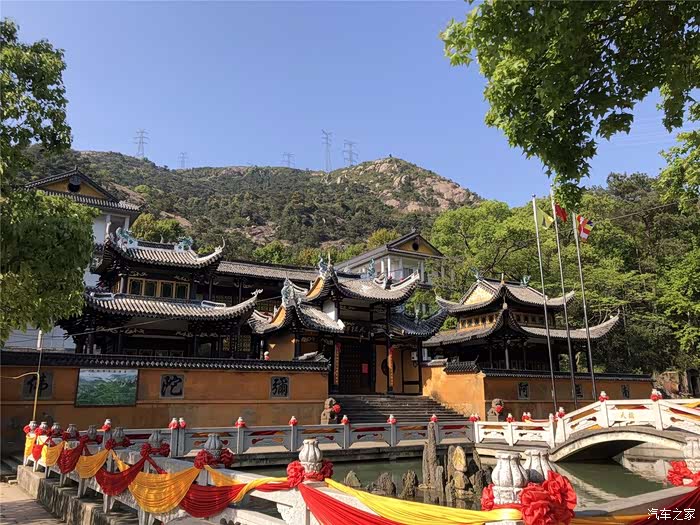 开皓影出来放风逛天柱寺