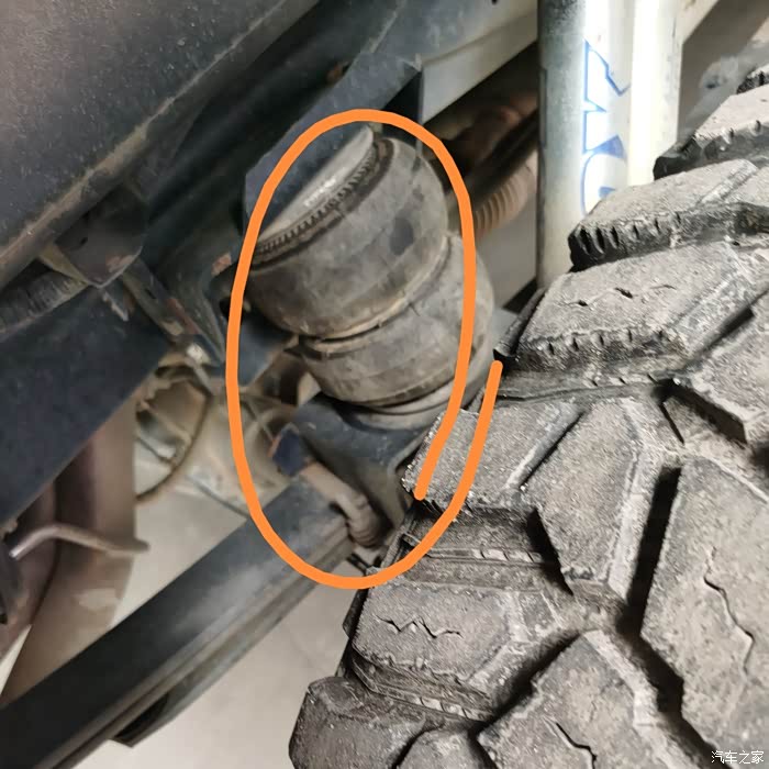 福特皮卡11款后桥两个气囊包是升高的吗