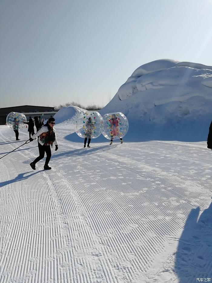 满城滑雪图片