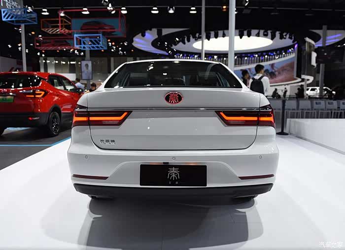 6.49万起,"攻击性"十足的比亚迪全新秦