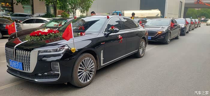 陕西红旗车友会--婚礼车队