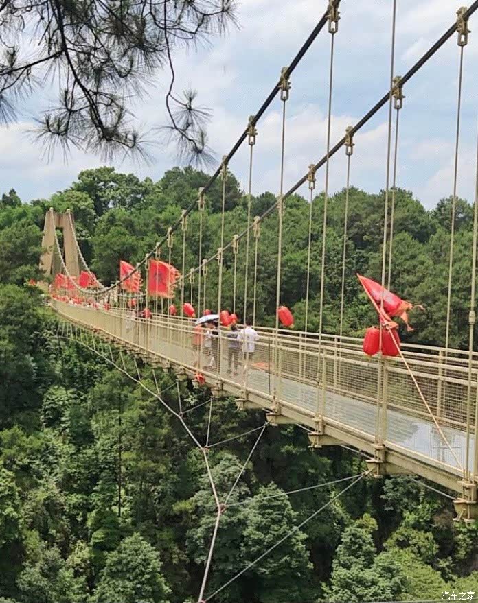 自驾荣威i5打卡迎龙峡景区