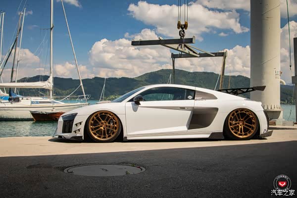 爆改的奥迪r8,金色轮毂太帅了