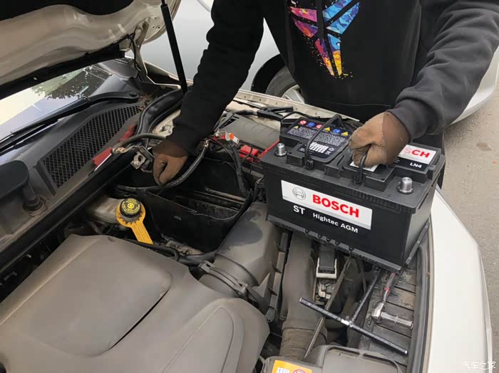 【图】gla220使用四年更换电瓶_奔驰gla论坛_汽车之家论坛