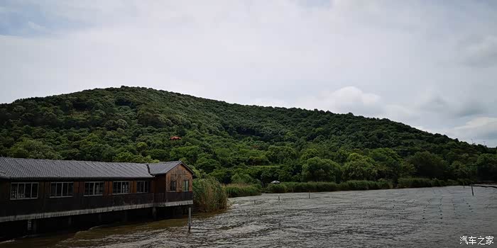 太湖之畔的慕湾果园