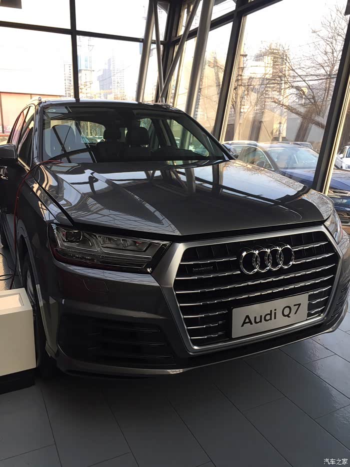 【图】石墨灰实车也不错_奥迪q7论坛_汽车之家论坛