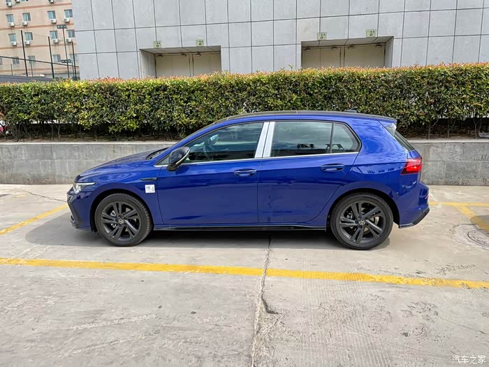 高尔夫8rline星际蓝提车作业