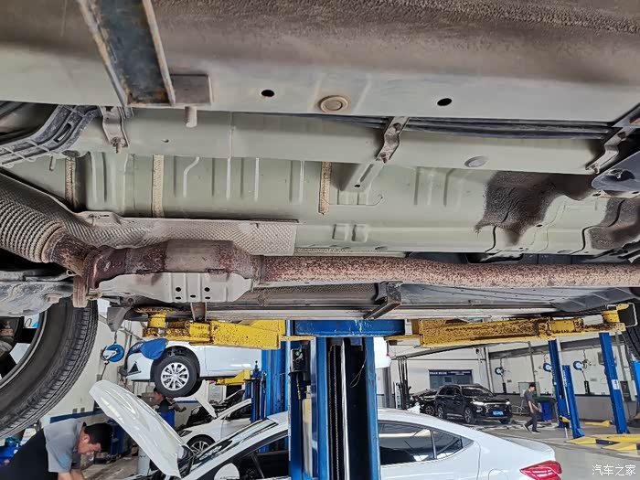 2018款北京现代ix35底盘生锈严重售后差车怠抖动