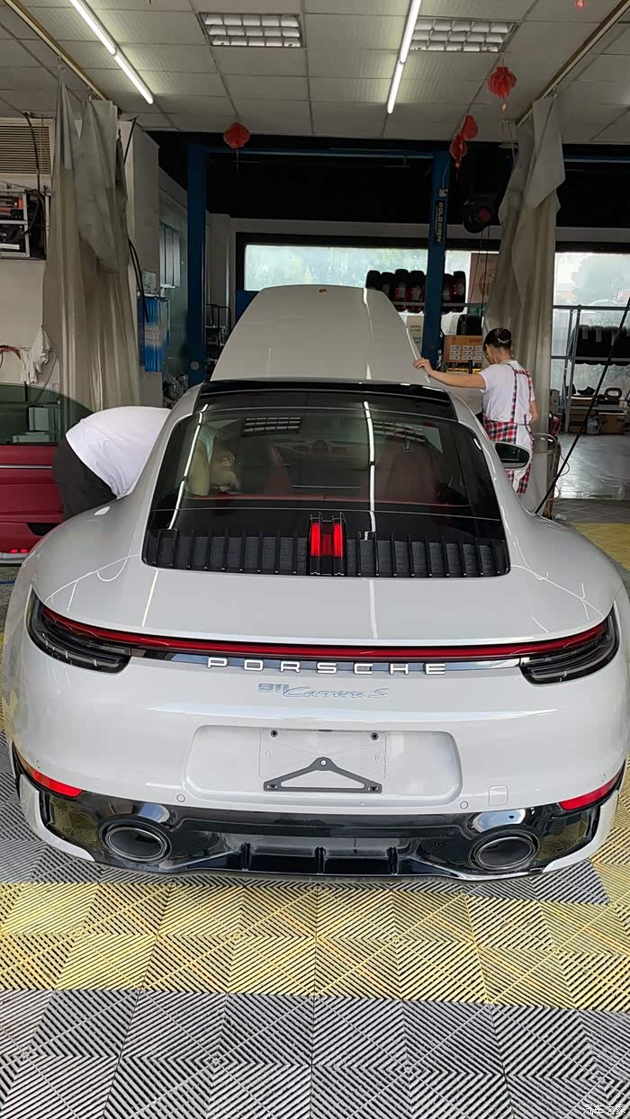 保时捷哑灰992s提车半个月使用感受