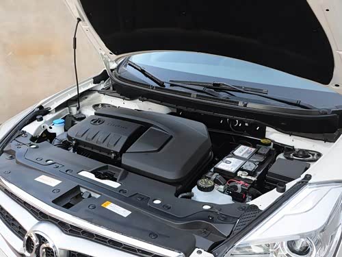 北汽绅宝x65车发动机舱特写