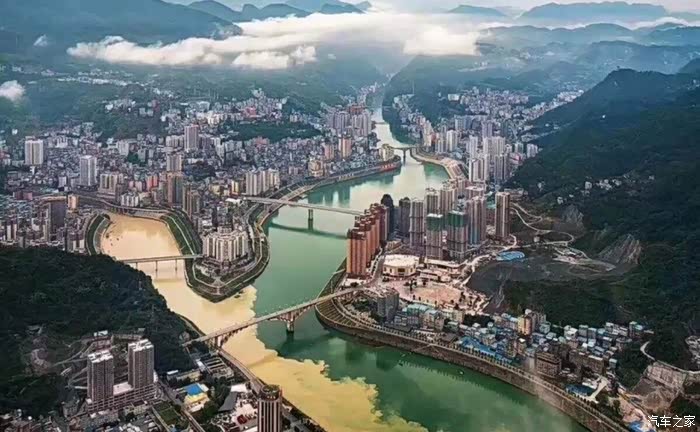 阿依河乌江发源于贵州省,干流全长1037公里,其中经过重庆彭水,酉阳