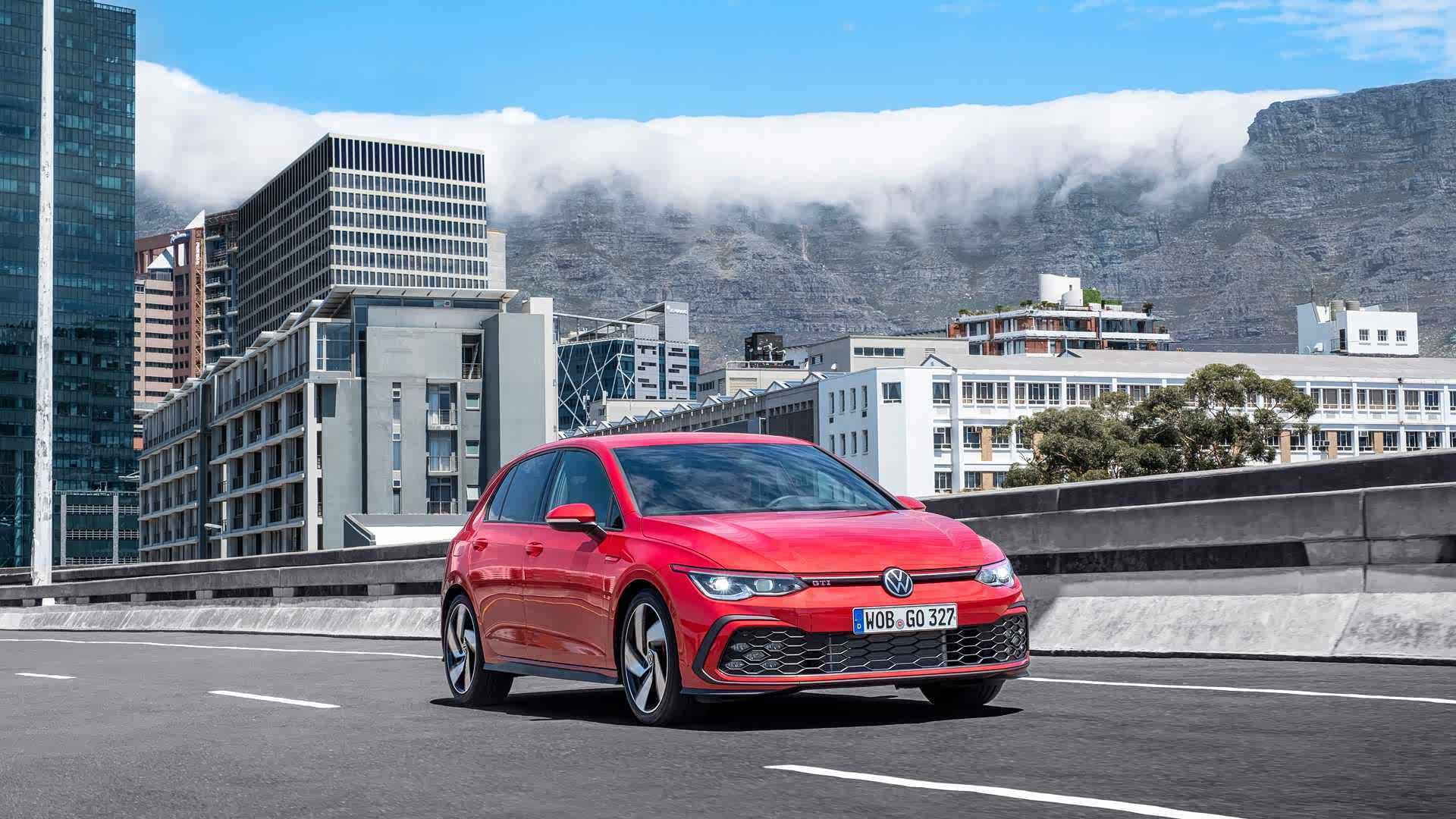 全新一代大众高尔夫gti新车外观非常运动经典的性能红引人注目