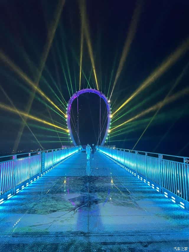 迎暖春送积分黄腾峡天门悬廊